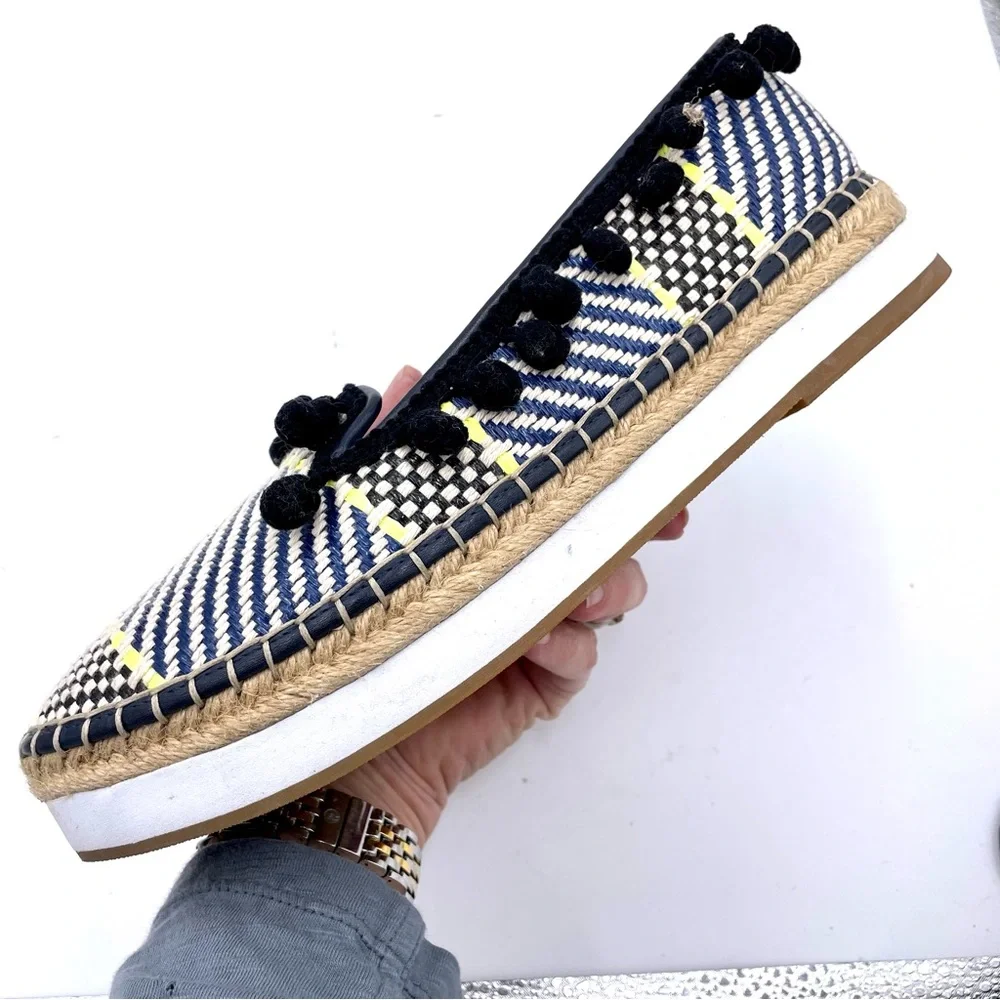 Sondra‎ Roberts Ellie Blue Black Woven Pom Pom Platform Espadrille in Size 10